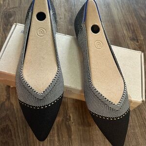 BNIB Rothy's Black and Grey Mist Capstone flats